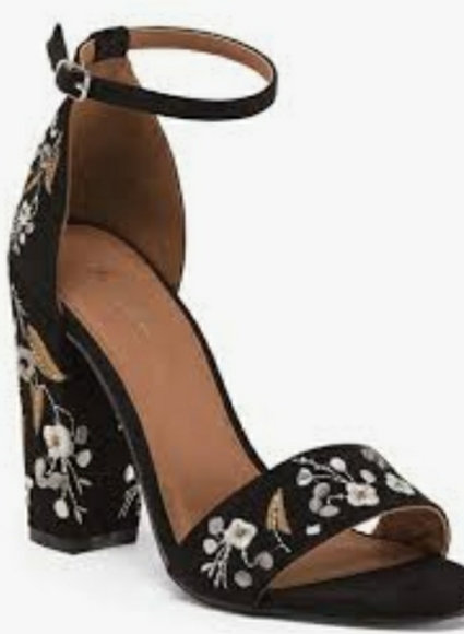 mari a Shoes - 🌞 3/$25 Mari A Sami Floral Embordied Heels